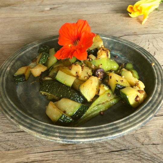 Feurig scharfe Zucchinis